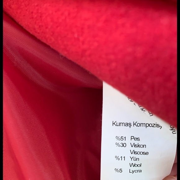 🌺 NEW  Red new coat - Picture 4 of 4
